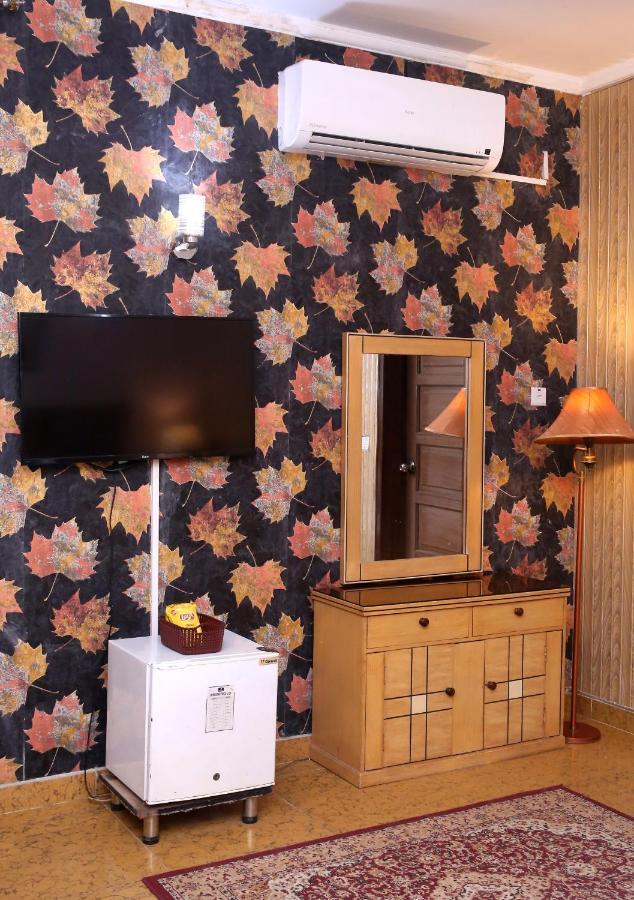 Premier Inn Mall Лахор Экстерьер фото