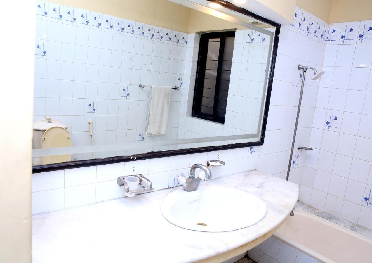 Premier Inn Mall Лахор Экстерьер фото